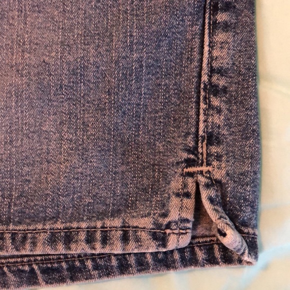 Silver Jean Shorts Size 30 x 3.5 inch inseam. Mid rise. - Picture 6 of 7